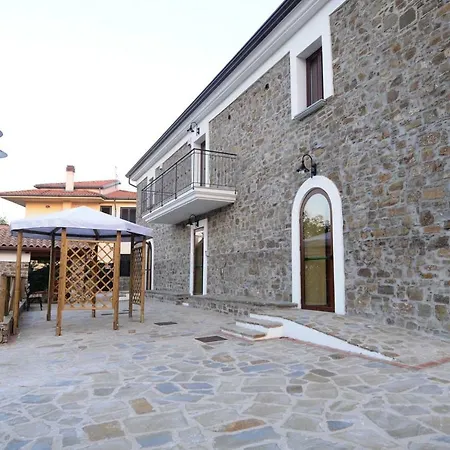 Il Casale Dei Nonni アグローポリ